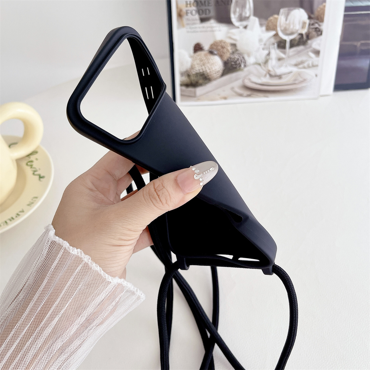 Crossbody الحبل السائل سيليكون - مراجعة Silicone Liquid Case وسعره