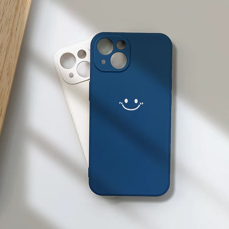 غطاء هاتف بتصميم مبتسم بسيط لآ - مراجعة Silicone Liquid Case وسعره